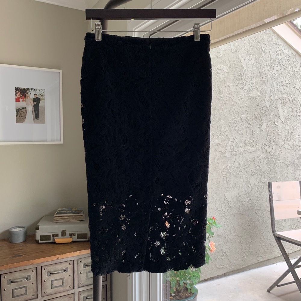 Parker Skirt Sz 2 black lace classic pencil skirt